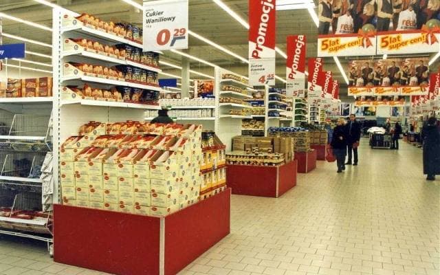 To był wielki HIT! W tym hipermarkecie zakupy robiło pół Krakowa! Pamiętacie? Archiwalne zdjęcia